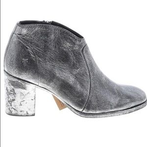 FRYE shimmery silver ankle boots Sz 7
